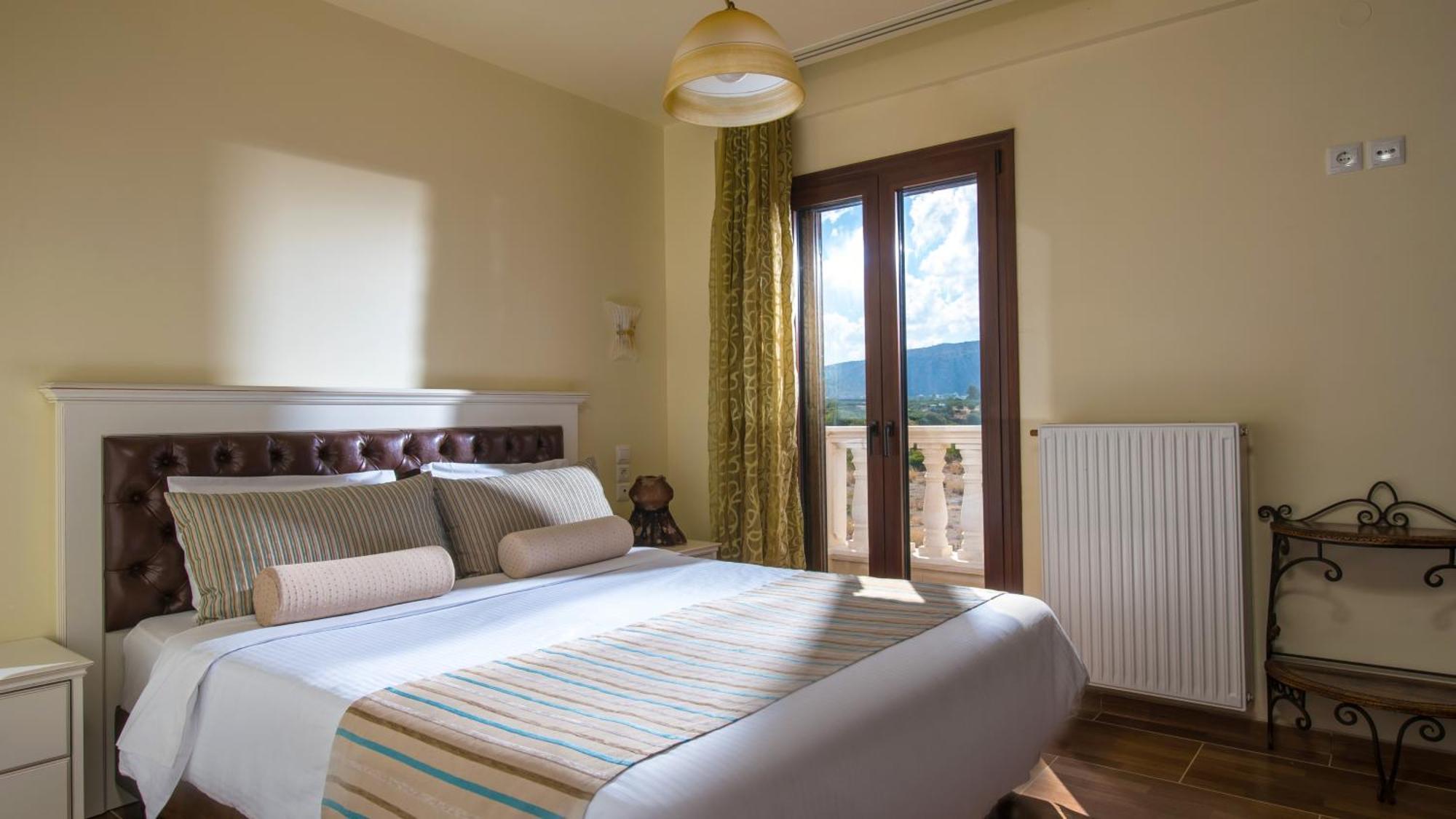 Sunshine Villa With Private Pool By Estia Herszonisszosz Kültér fotó