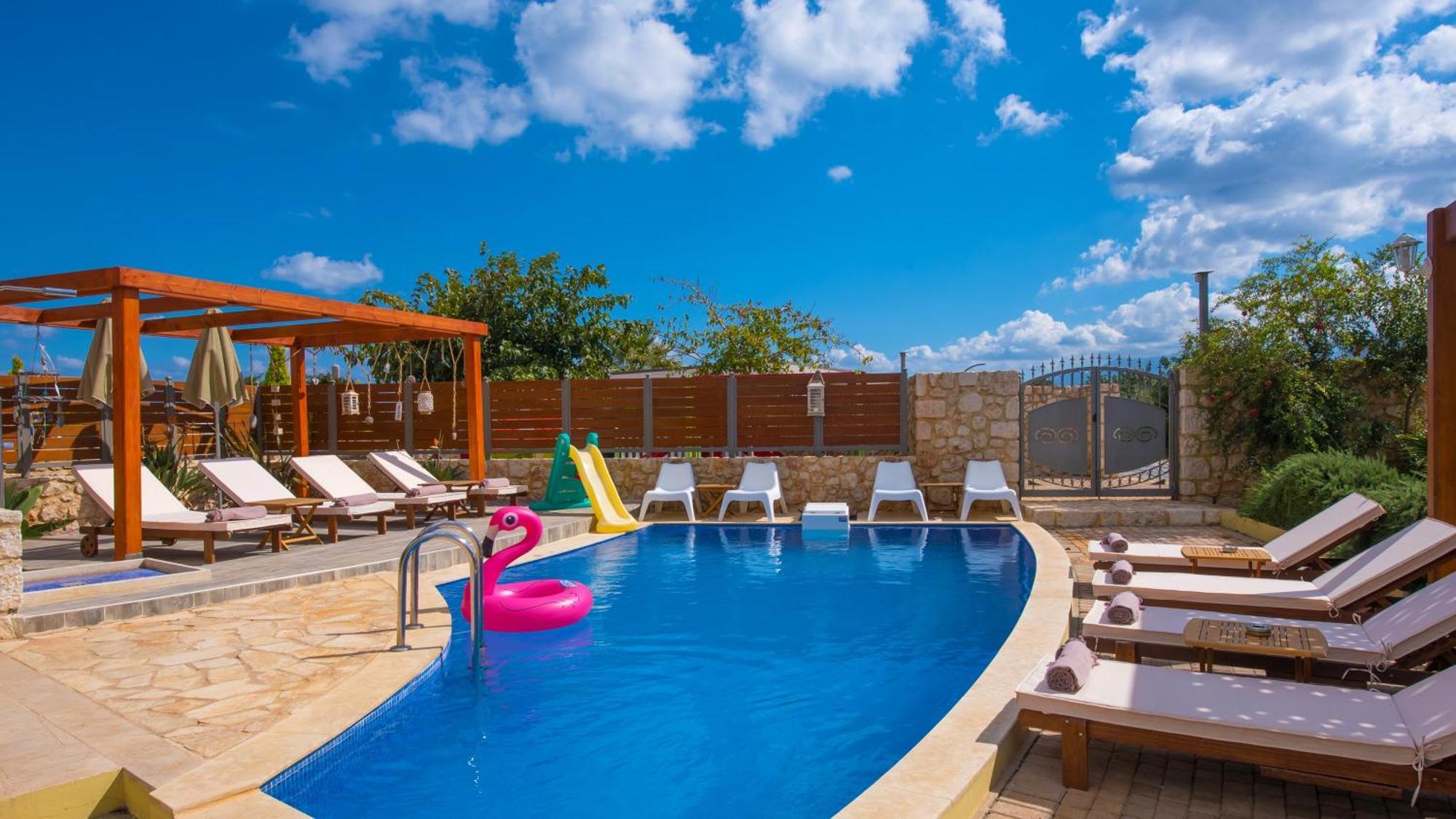 Sunshine Villa With Private Pool By Estia Herszonisszosz Kültér fotó