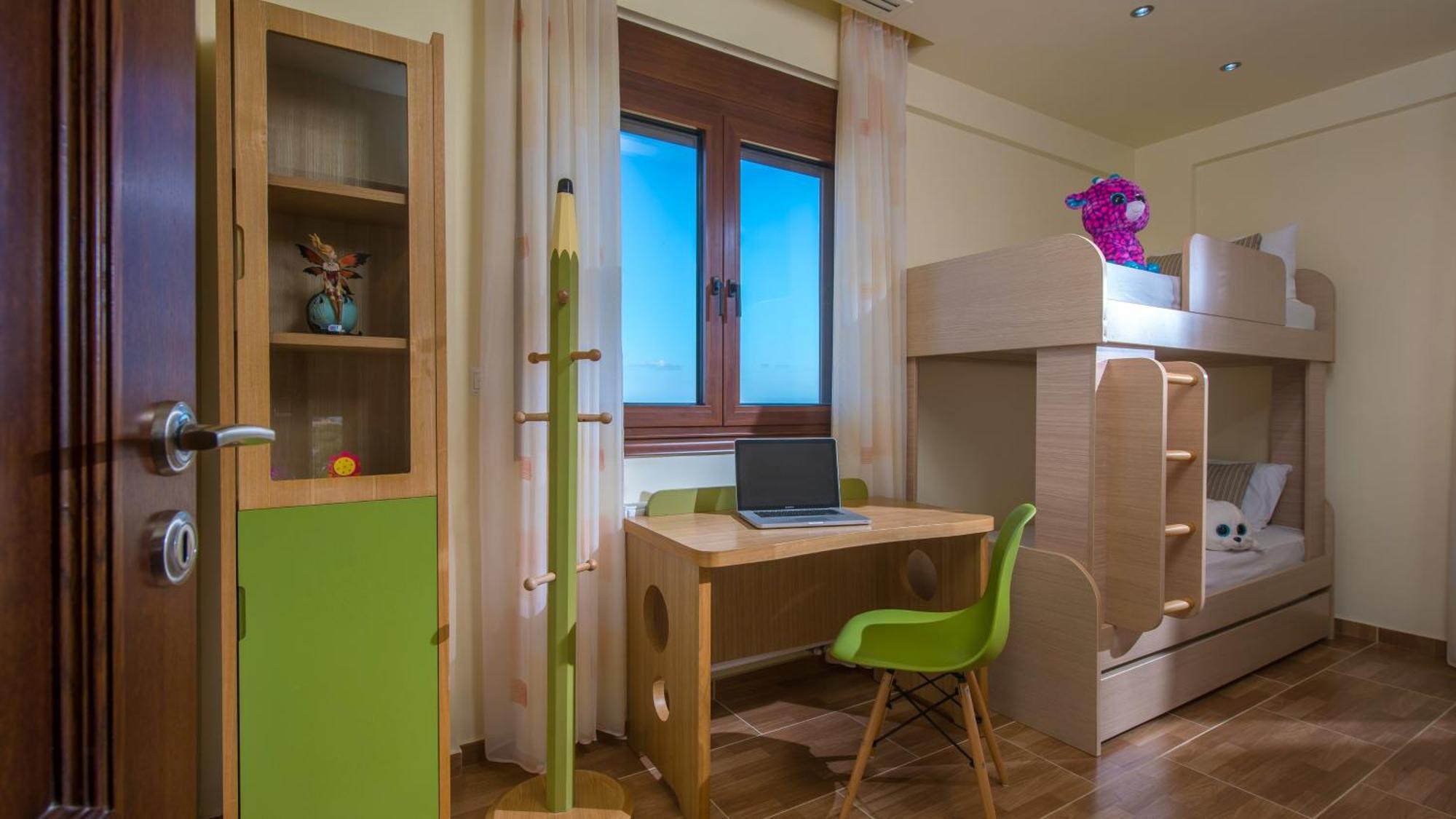 Sunshine Villa With Private Pool By Estia Herszonisszosz Kültér fotó